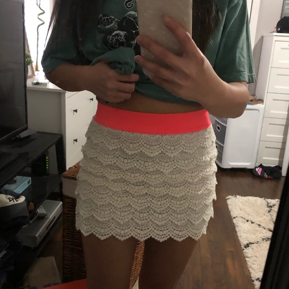 F21 Lace Bodycon Mini Skirt - Picture 2 of 5